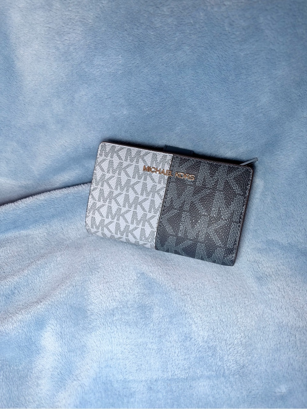 Michael kors jet set medium wallet two tone blue monogram